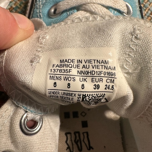 Converse Light Blue Sneakers with White Laces - Picture 4 of 4